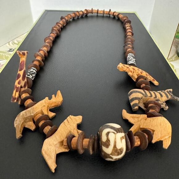African Animal Necklace Flat Wood & African Beads, Zebra, Giraffe, Leopard, Lion - Picture 5 of 11